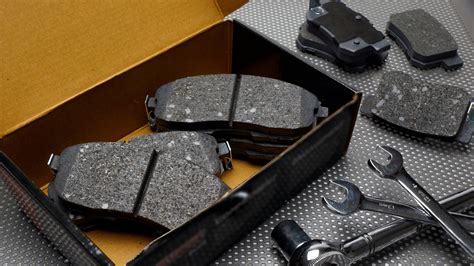 ceramic or metallic brake pads